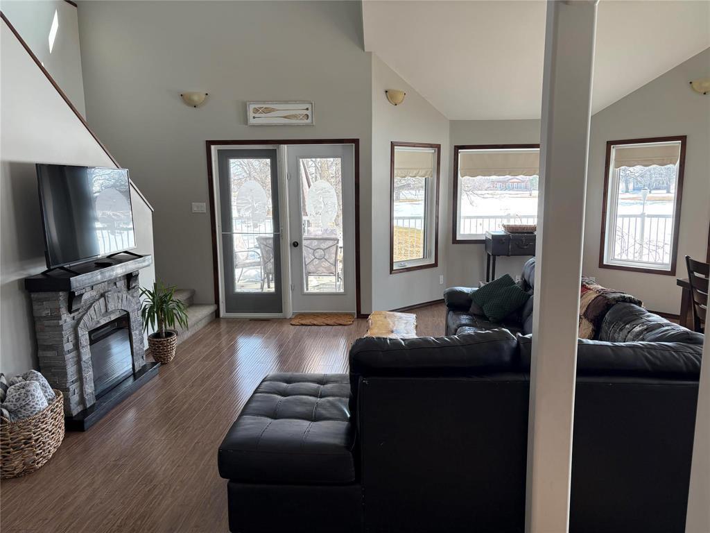 












114 Pleasant Valley Drive

,
Pelican Lake,




Manitoba
R0K0C0

