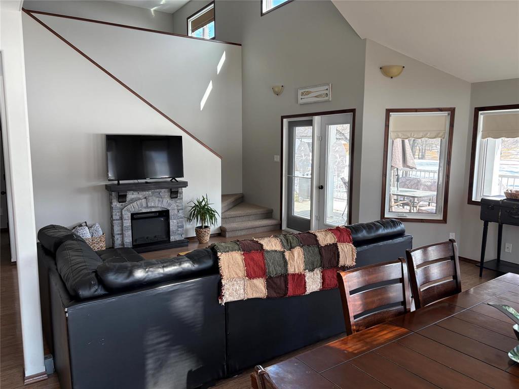 












114 Pleasant Valley Drive

,
Pelican Lake,




Manitoba
R0K0C0

