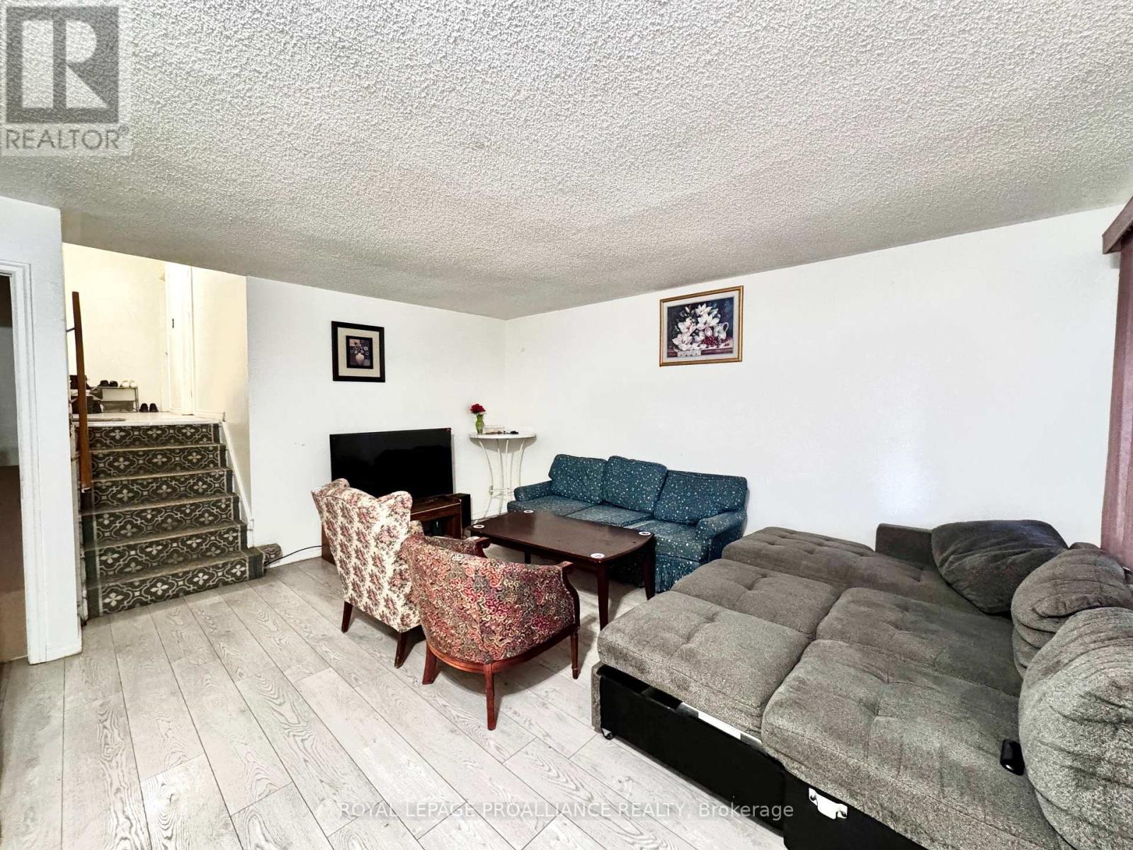 












57 DONALD STREET

,
Belleville (Belleville Ward),




Ontario
K8P2J2

