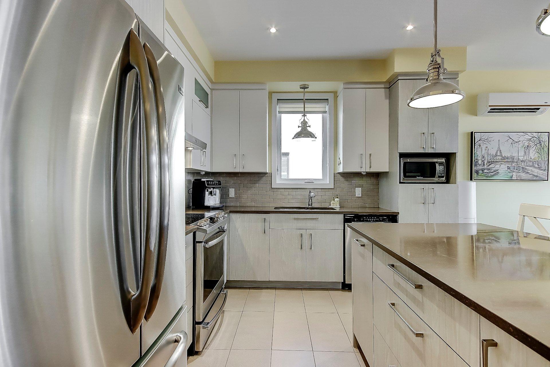 









110


Rue Jean-Talon

, 102,
Saint-Jean-sur-Richelieu,




QC
J2W1R3

