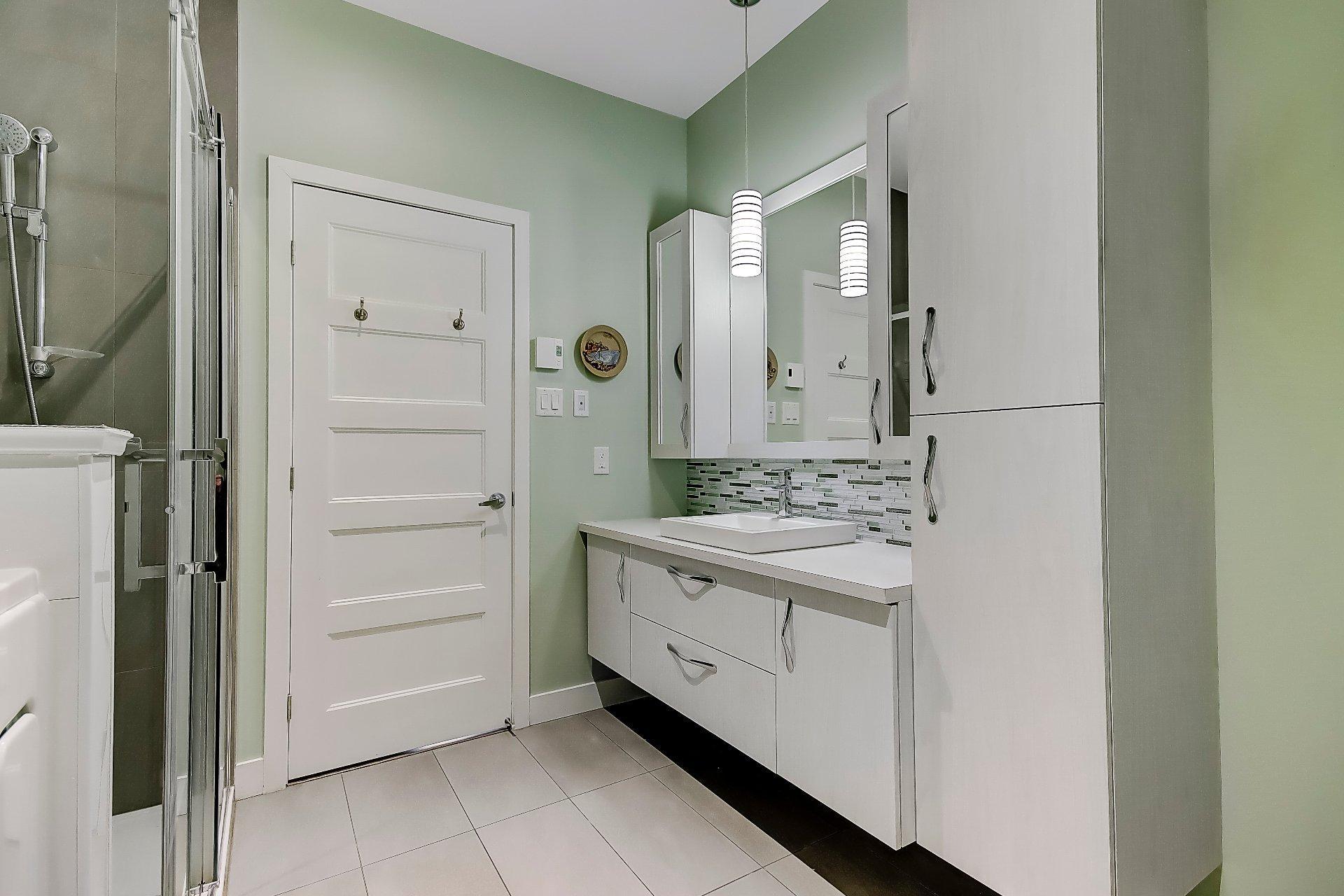 









110


Rue Jean-Talon

, 102,
Saint-Jean-sur-Richelieu,




QC
J2W1R3

