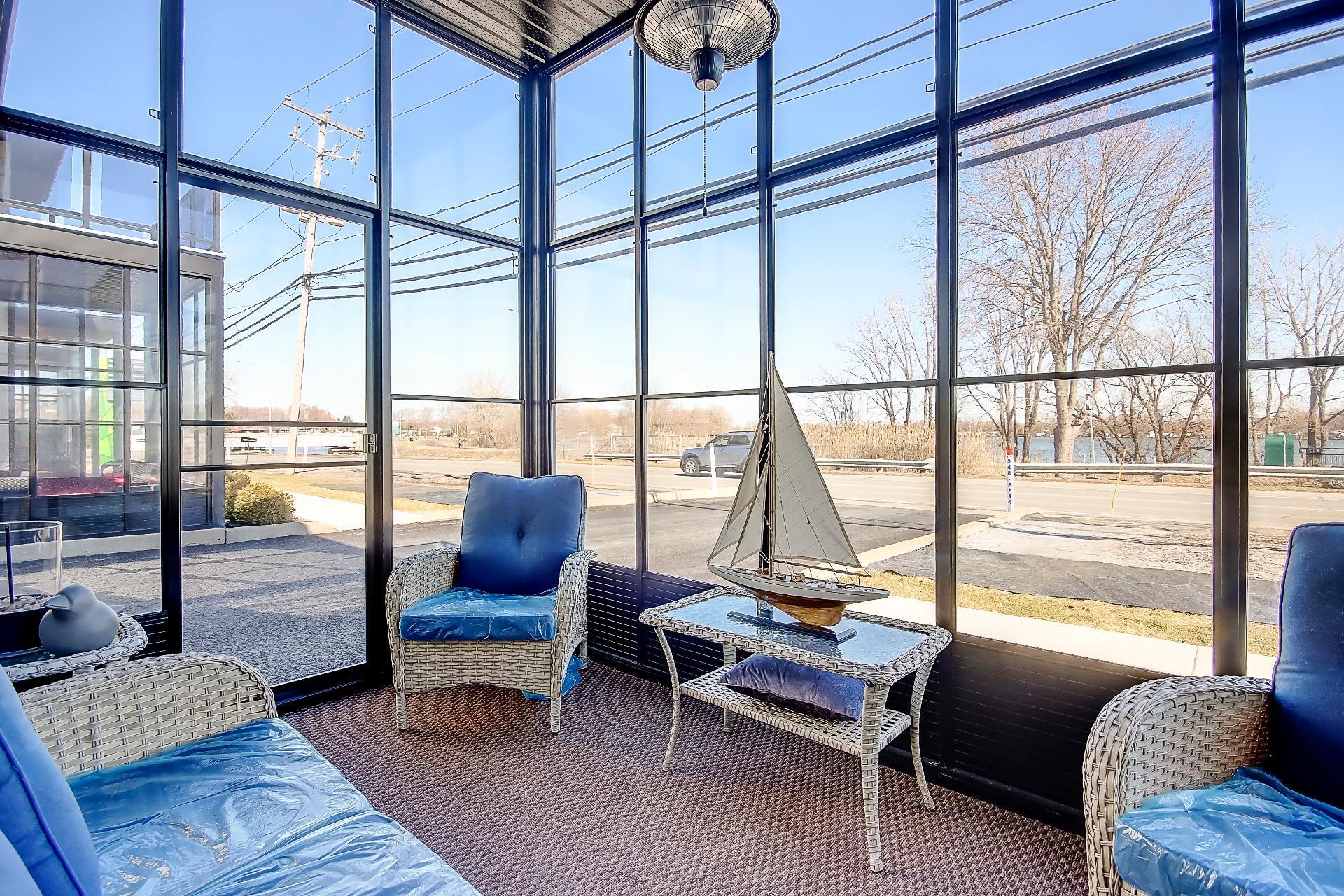 









110


Rue Jean-Talon

, 102,
Saint-Jean-sur-Richelieu,




QC
J2W1R3

