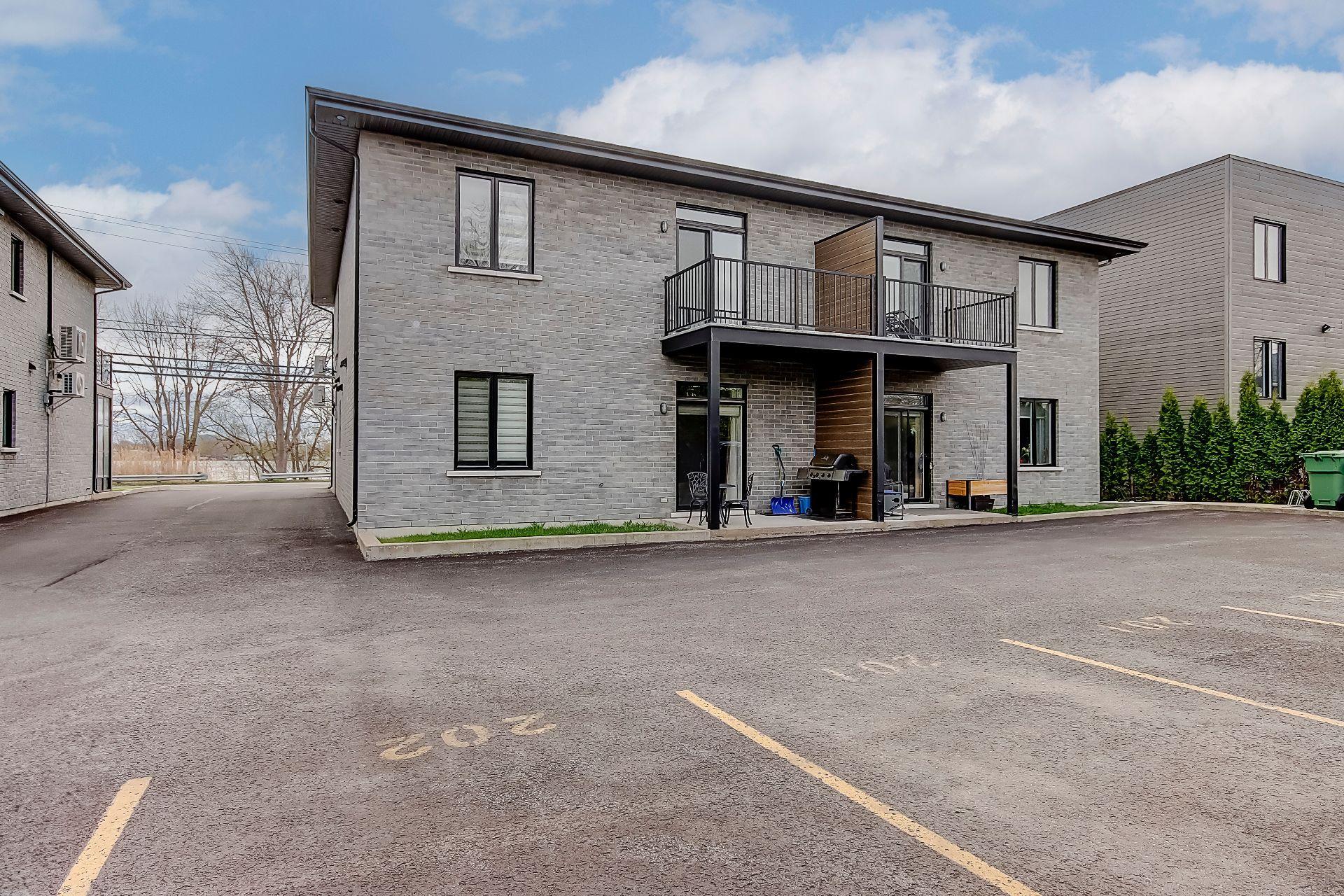 









110


Rue Jean-Talon

, 102,
Saint-Jean-sur-Richelieu,




QC
J2W1R3


