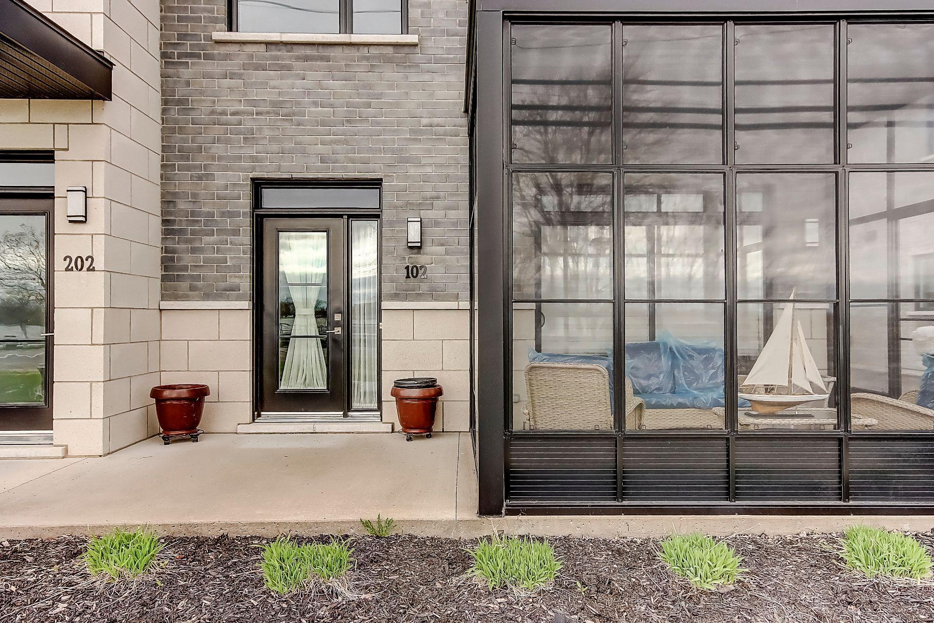 









110


Rue Jean-Talon

, 102,
Saint-Jean-sur-Richelieu,




QC
J2W1R3

