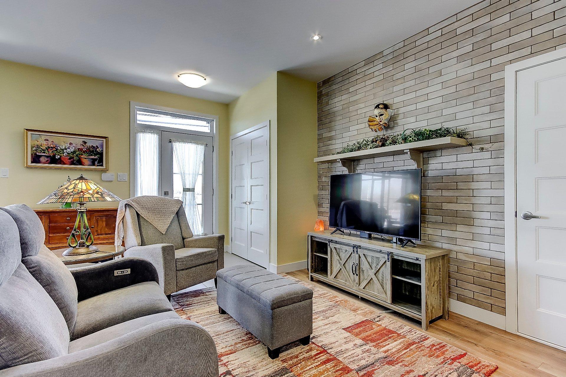 









110


Rue Jean-Talon

, 102,
Saint-Jean-sur-Richelieu,




QC
J2W1R3

