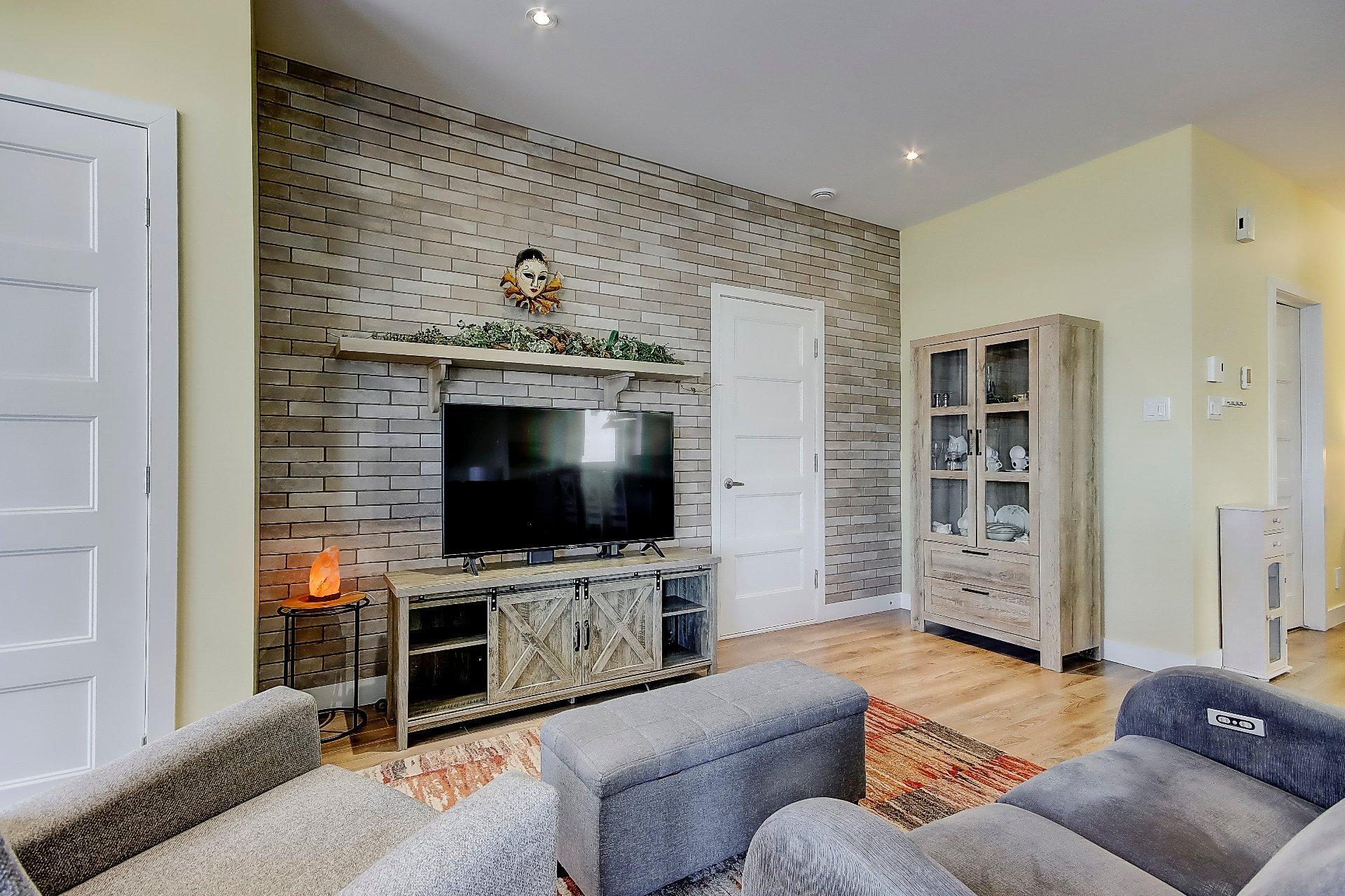 









110


Rue Jean-Talon

, 102,
Saint-Jean-sur-Richelieu,




QC
J2W1R3

