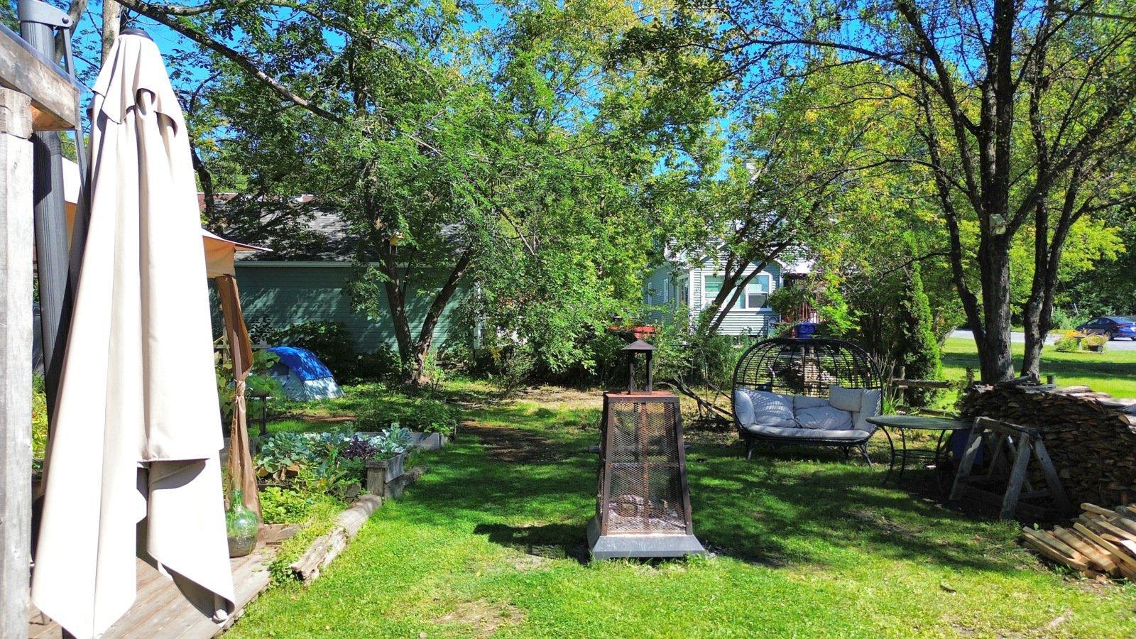 









370


Rue Merry N.

,
Magog,




QC
J1X2G5

