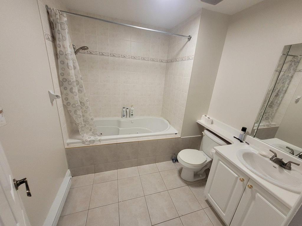 









6872


Rue Marie-Guyart

,
Montréal (LaSalle),




QC
H8N3G7

