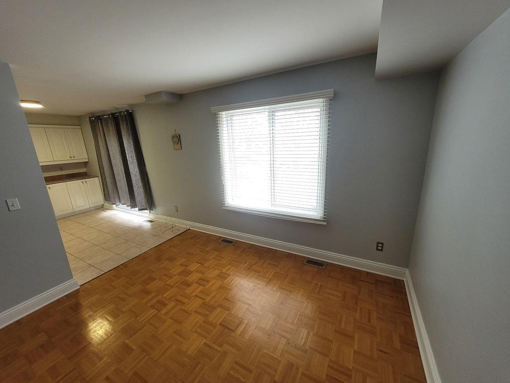 









6872


Rue Marie-Guyart

,
Montréal (LaSalle),




QC
H8N3G7


