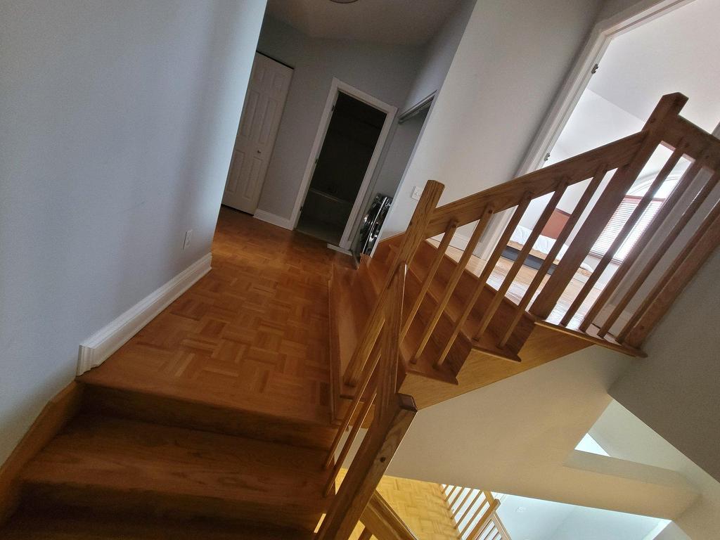 









6872


Rue Marie-Guyart

,
Montréal (LaSalle),




QC
H8N3G7

