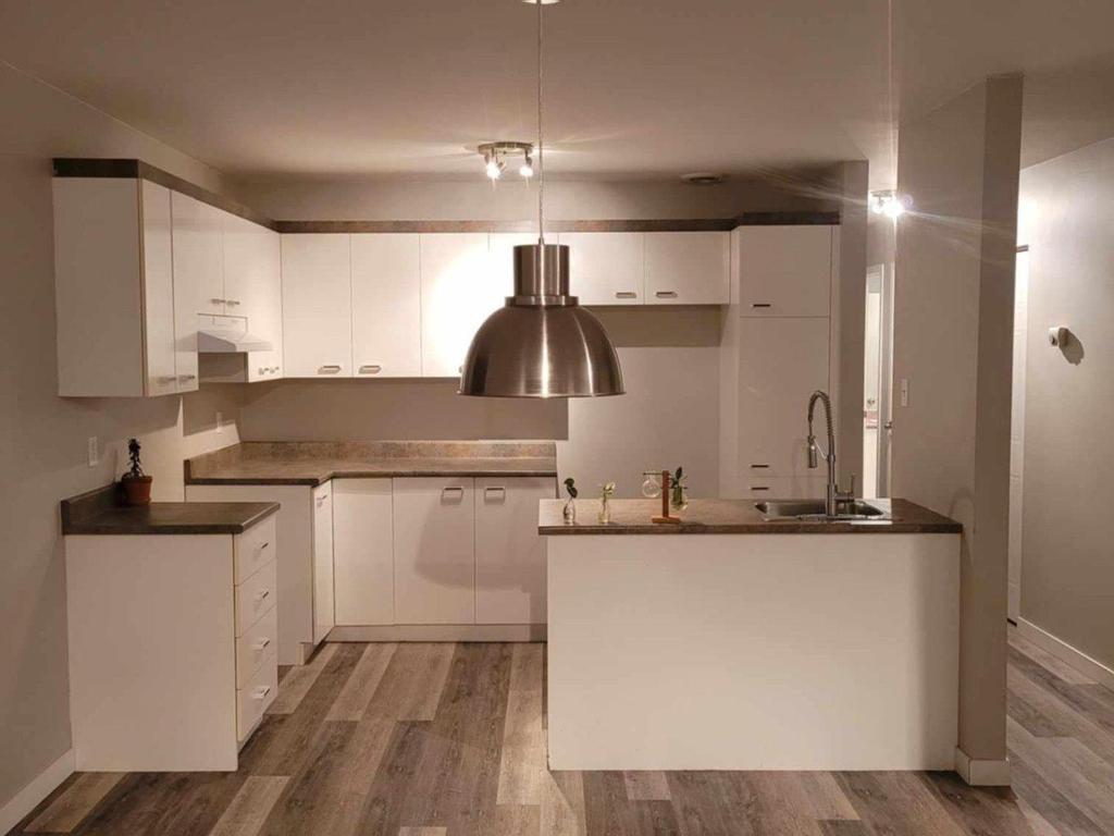 









96

 - 98


Rue Bouthillier N.

,
Saint-Jean-sur-Richelieu,




QC
J3B5Y5

