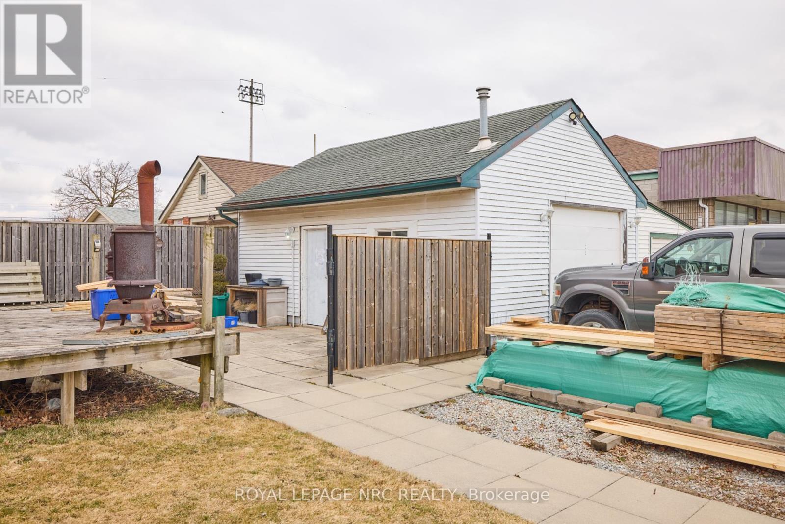 












160 BURGAR STREET

,
Welland (Welland Downtown),




Ontario
L3B2S8


