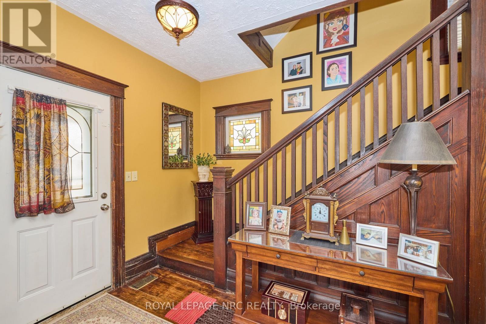 












160 BURGAR STREET

,
Welland (Welland Downtown),




Ontario
L3B2S8

