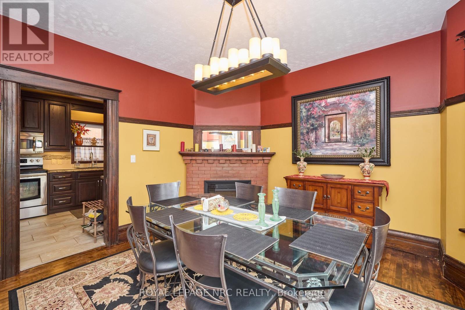 












160 BURGAR STREET

,
Welland (Welland Downtown),




Ontario
L3B2S8


