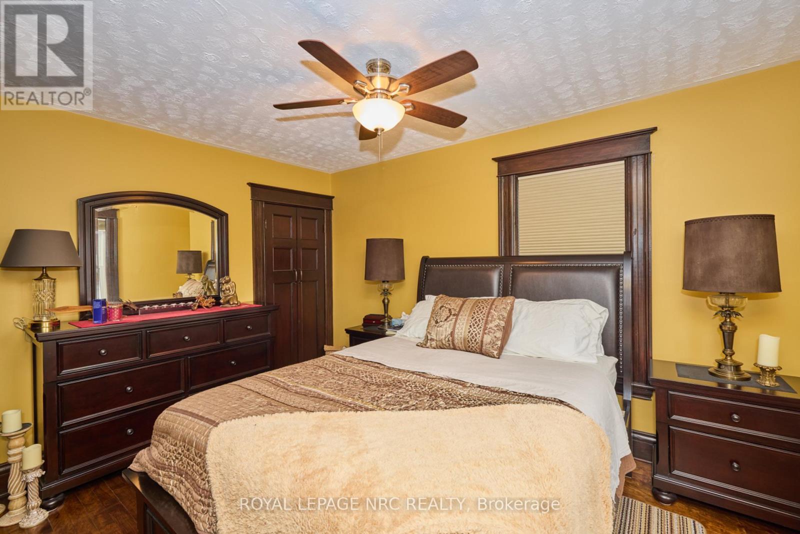 












160 BURGAR STREET

,
Welland (Welland Downtown),




Ontario
L3B2S8

