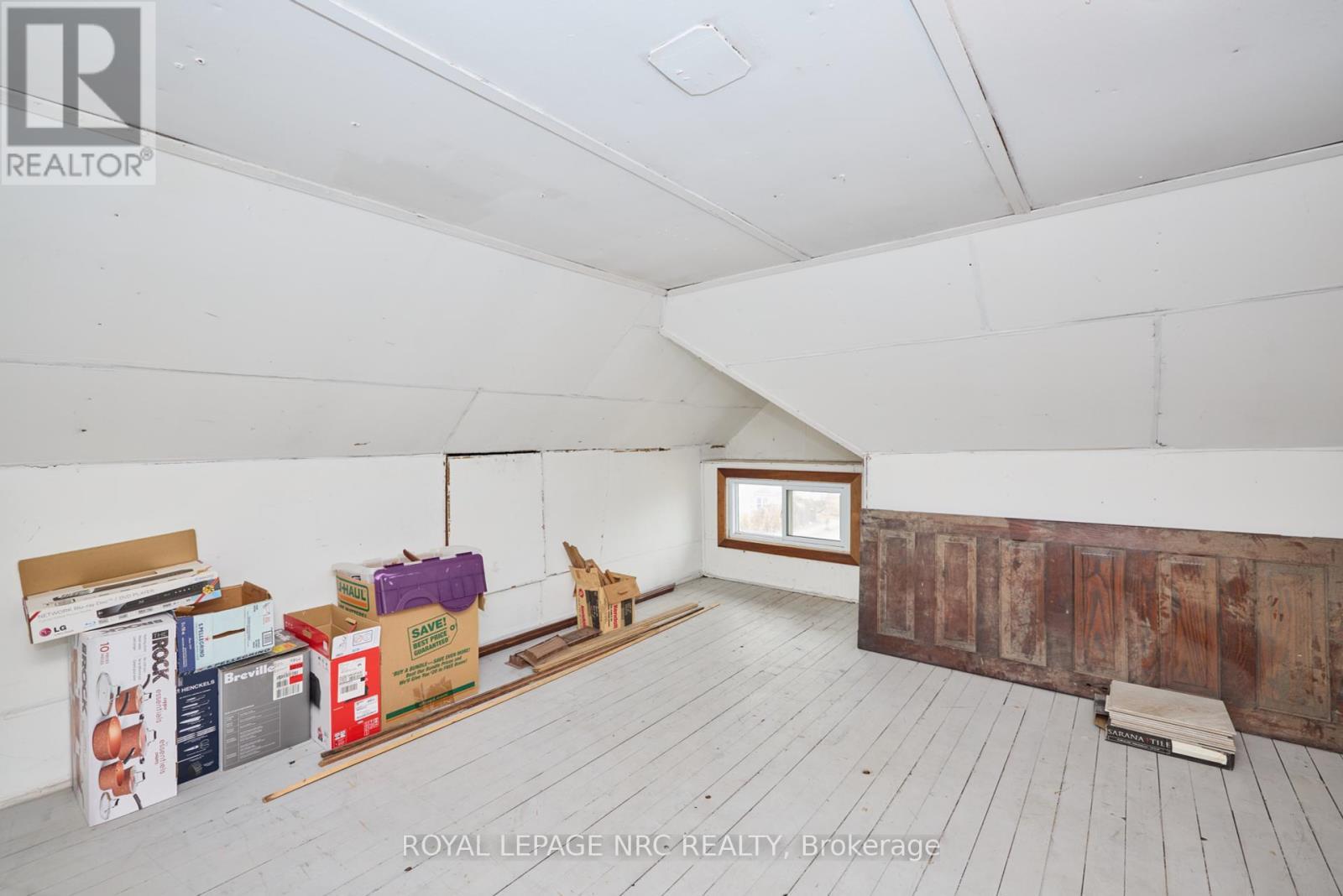 












160 BURGAR STREET

,
Welland (Welland Downtown),




Ontario
L3B2S8


