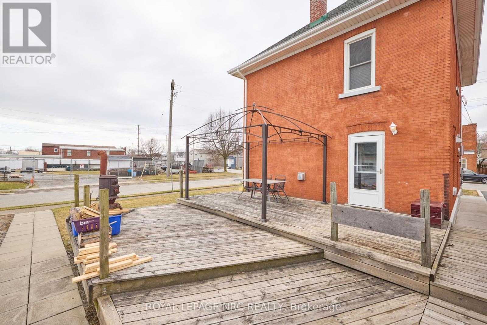 












160 BURGAR STREET

,
Welland (Welland Downtown),




Ontario
L3B2S8

