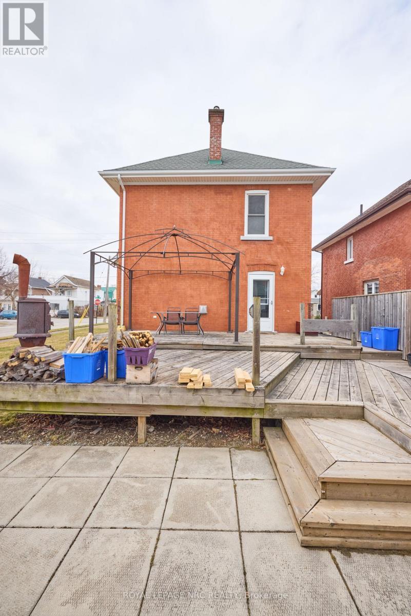 












160 BURGAR STREET

,
Welland (Welland Downtown),




Ontario
L3B2S8

