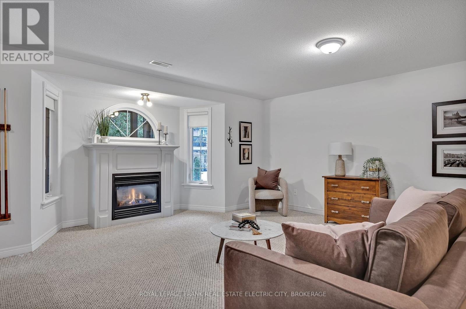 












104 - 1742 RAVENWOOD DRIVE

,
Peterborough West (North),




Ontario
K9J6N4


