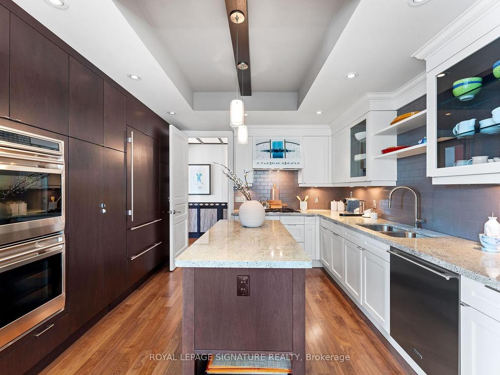 









155


St Clair

Avenue West, 603,
Toronto,




ON
M4V 0A1

