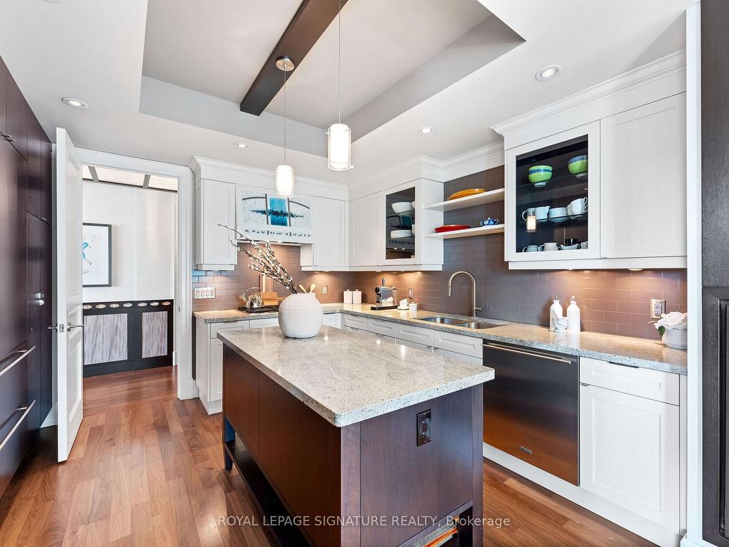 









155


St Clair

Avenue West, 603,
Toronto,




ON
M4V 0A1


