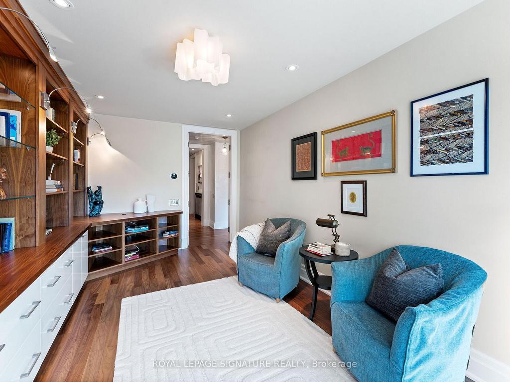 









155


St Clair

Avenue West, 603,
Toronto,




ON
M4V 0A1

