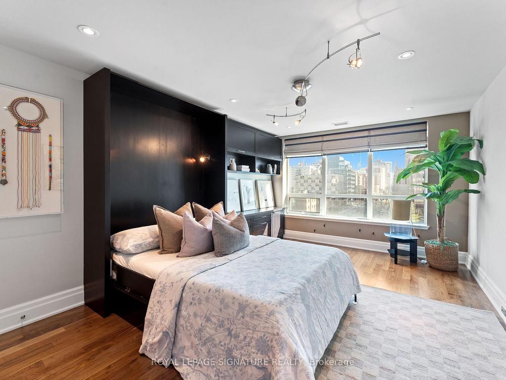 









155


St Clair

Avenue West, 603,
Toronto,




ON
M4V 0A1

