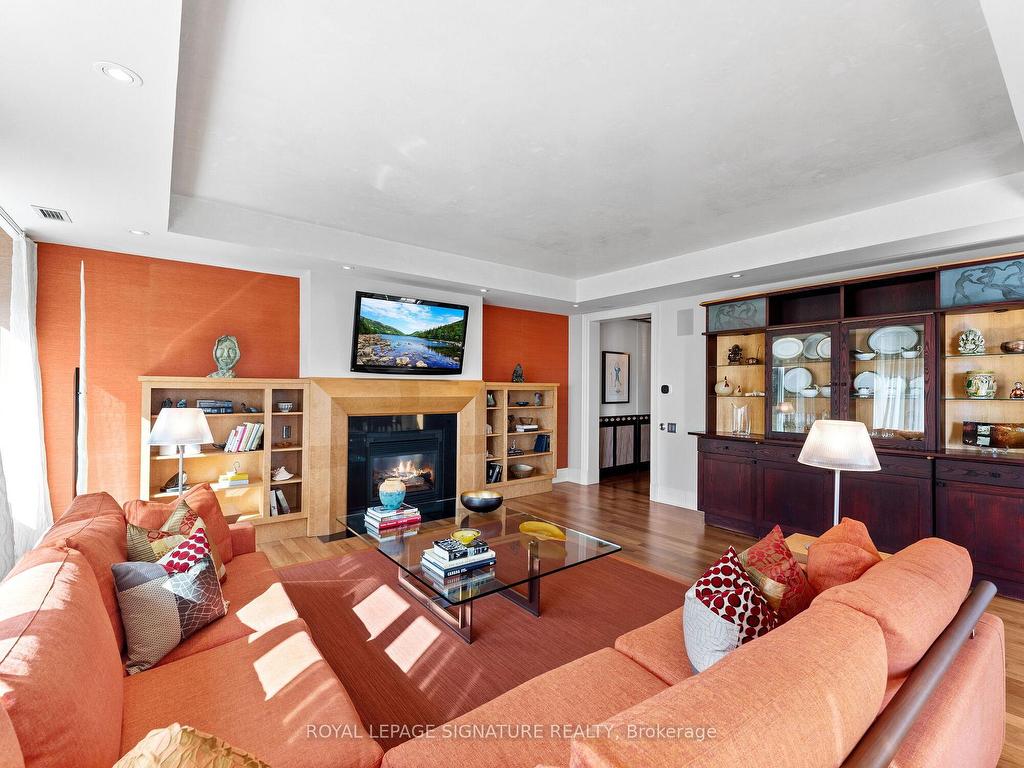 









155


St Clair

Avenue West, 603,
Toronto,




ON
M4V 0A1

