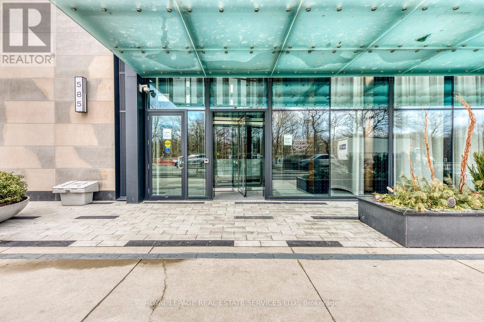 












1320 - 585 BLOOR STREET E

,
Toronto,




Ontario
M4W0B3

