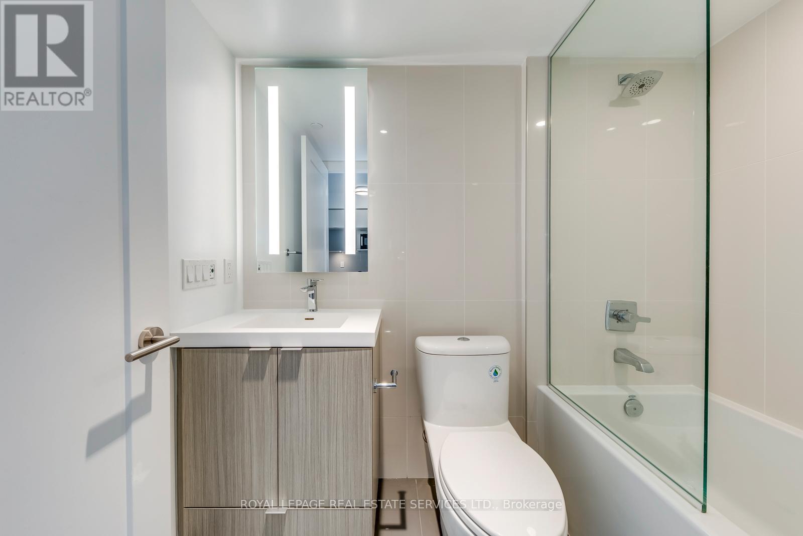 












1320 - 585 BLOOR STREET E

,
Toronto,




Ontario
M4W0B3

