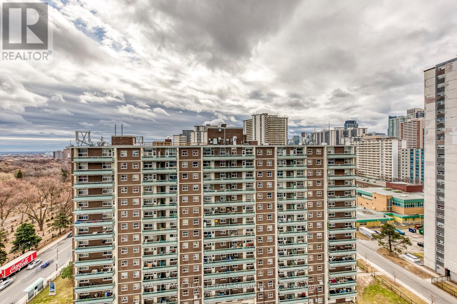 












1320 - 585 BLOOR STREET E

,
Toronto,




Ontario
M4W0B3

