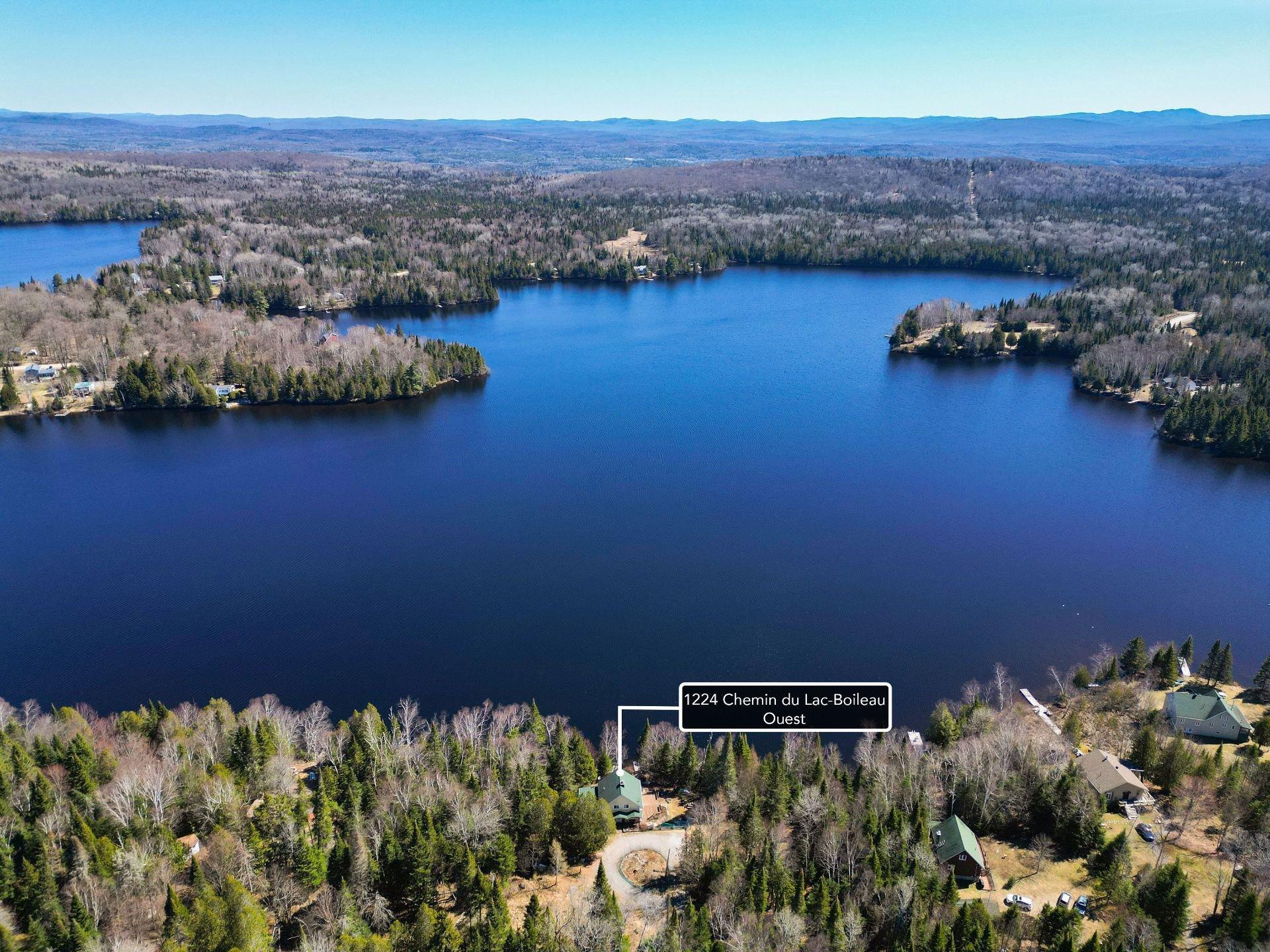 









1224


Ch. du Lac-Boileau O.

,
Rivière-Rouge,




QC
J0T1T0

