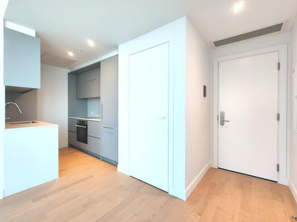 









1205


Rue du Square-Phillips

, 3416,
Montréal (Ville-Marie),




QC
H3B0W3

