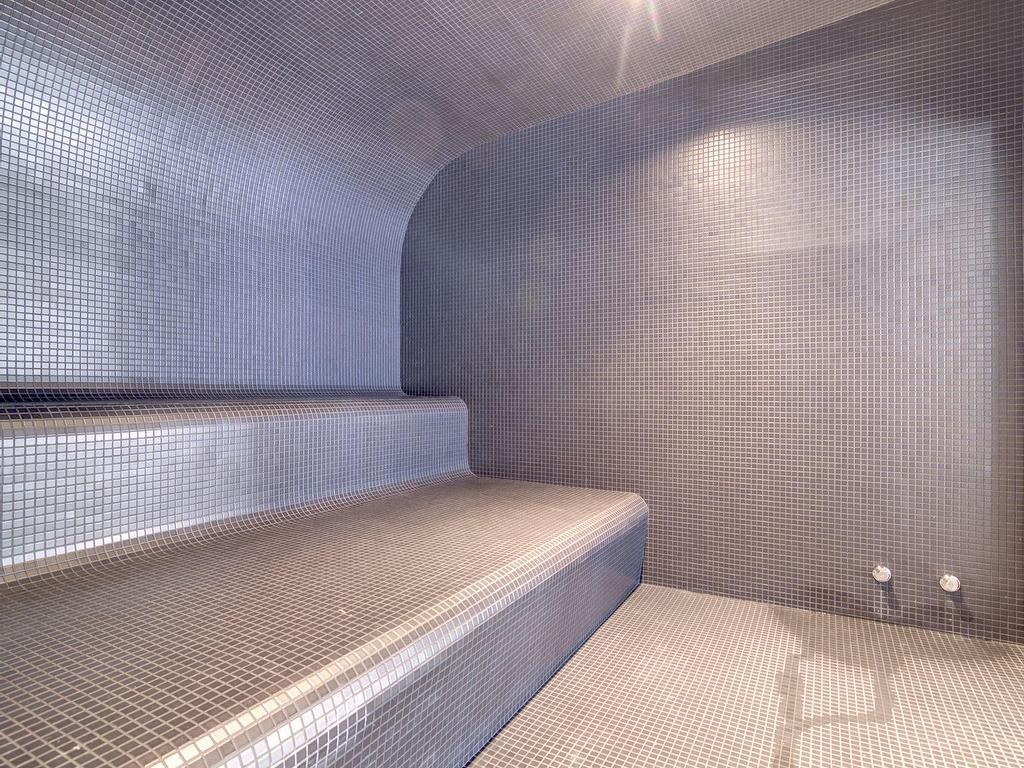 









1205


Rue du Square-Phillips

, 3416,
Montréal (Ville-Marie),




QC
H3B0W3

