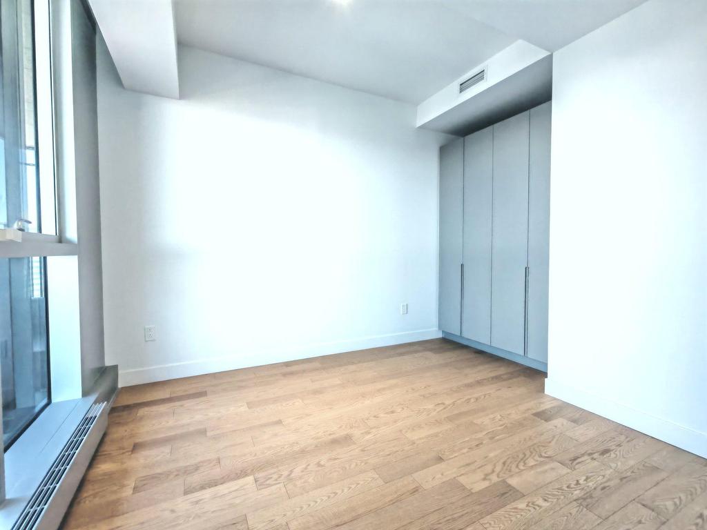 









1205


Rue du Square-Phillips

, 3416,
Montréal (Ville-Marie),




QC
H3B0W3

