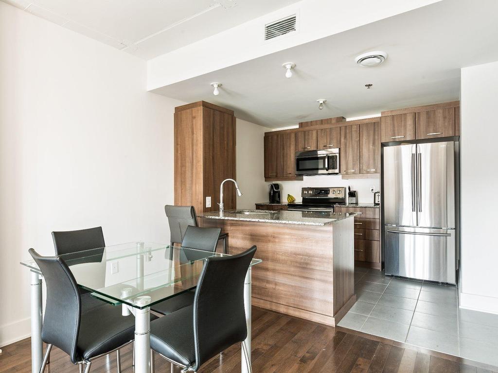 









2229


Rue Ste-Catherine E.

, 404,
Montréal (Ville-Marie),




QC
H2K0B8

