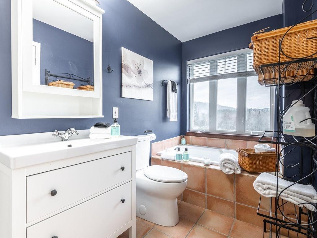 









1736


Ch. du Golf

,
Mont-Tremblant,




QC
J8E2K6

