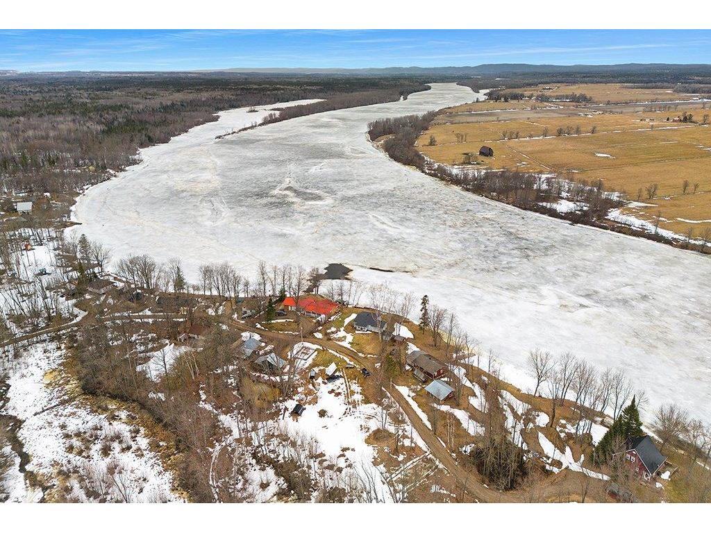









485


Ch. des Outaouais

,
L'Île-du-Grand-Calumet,




QC
J0X1J0

