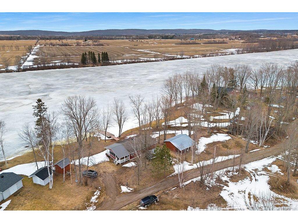 









485


Ch. des Outaouais

,
L'Île-du-Grand-Calumet,




QC
J0X1J0

