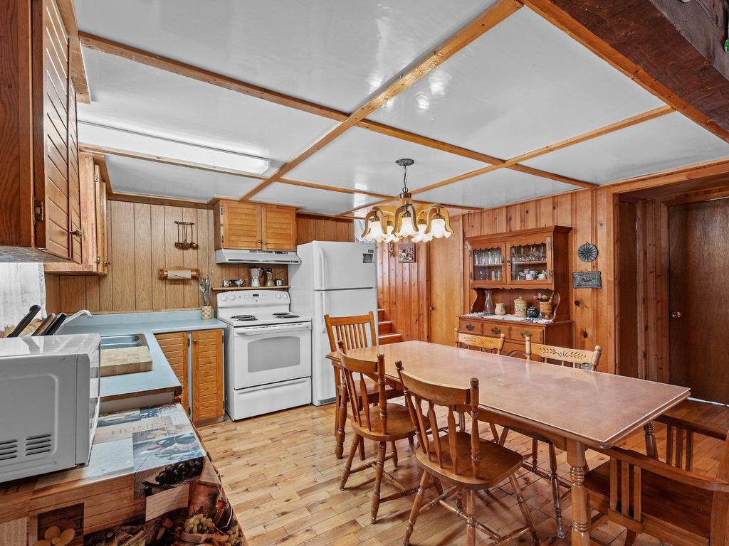 









1996


Av. J.-C.-Cloutier

,
Sainte-Lucie-des-Laurentides,




QC
J0T2J0

