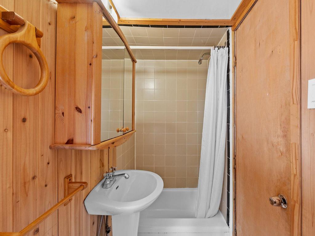 









1996


Av. J.-C.-Cloutier

,
Sainte-Lucie-des-Laurentides,




QC
J0T2J0

