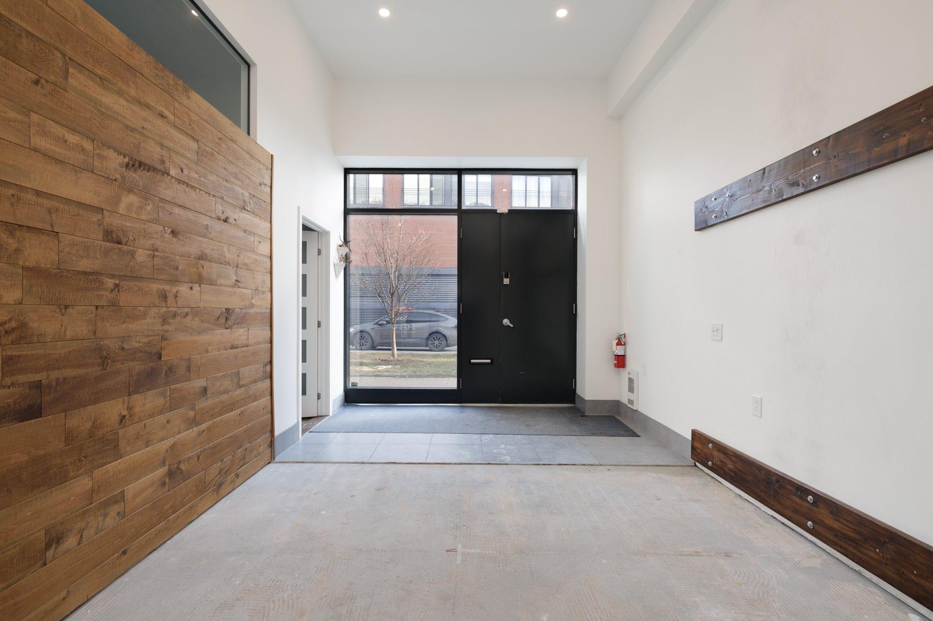 









1743

 - 1745


Rue St-Patrick

,
Montréal (Le Sud-Ouest),




QC
H3K3G9

