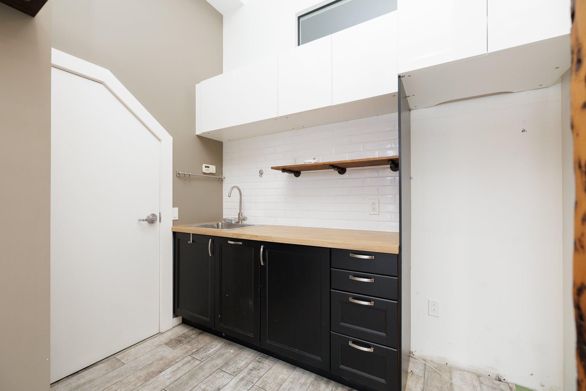 









1743

 - 1745


Rue St-Patrick

,
Montréal (Le Sud-Ouest),




QC
H3K3G9

