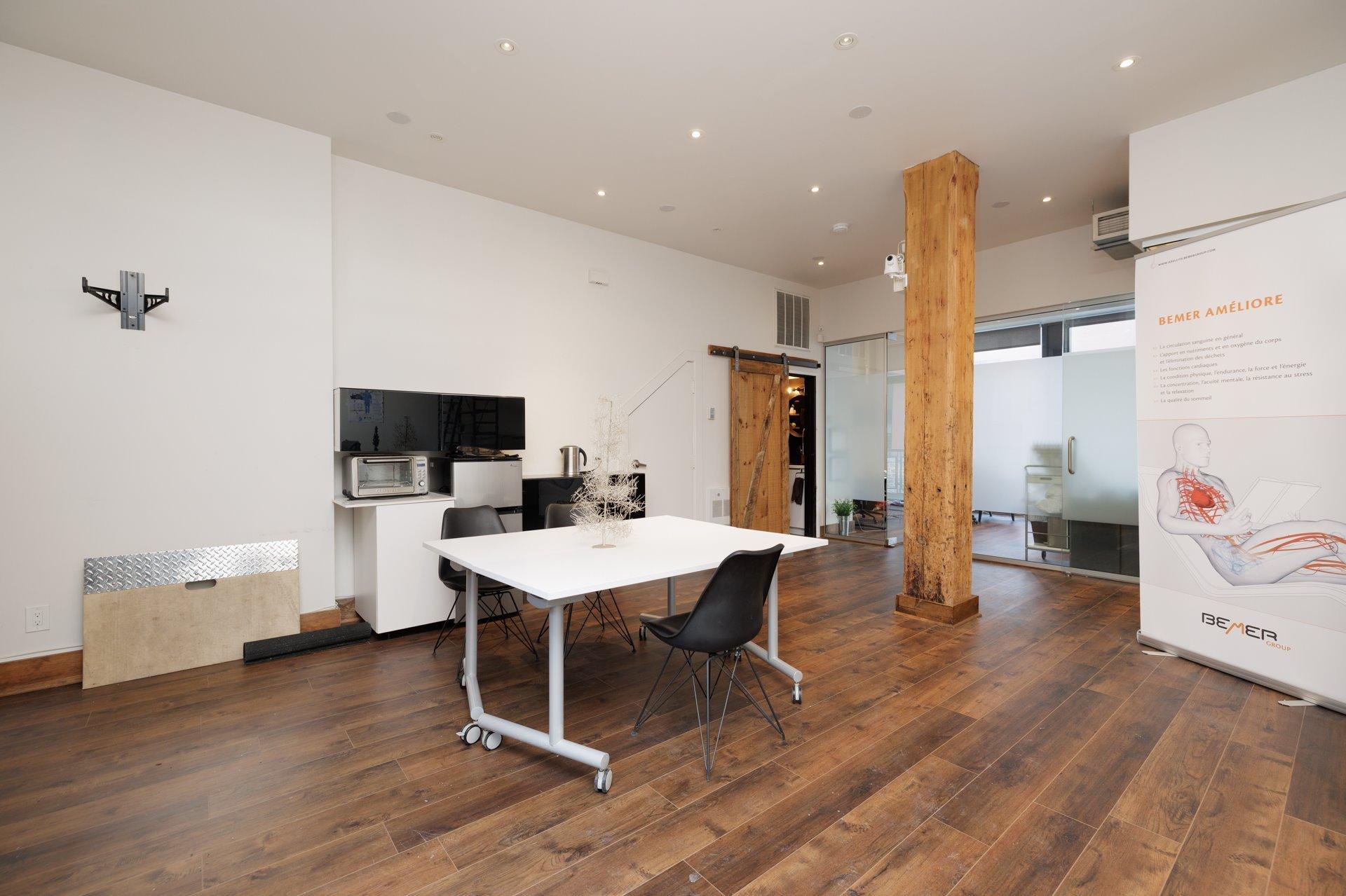 









1743

 - 1745


Rue St-Patrick

,
Montréal (Le Sud-Ouest),




QC
H3K3G9


