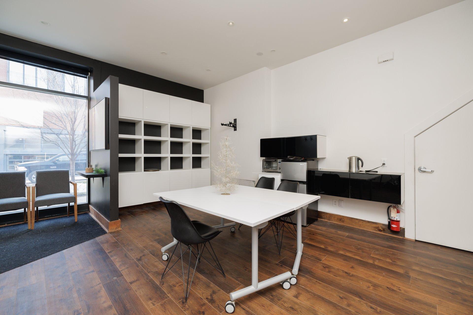 









1743

 - 1745


Rue St-Patrick

,
Montréal (Le Sud-Ouest),




QC
H3K3G9

