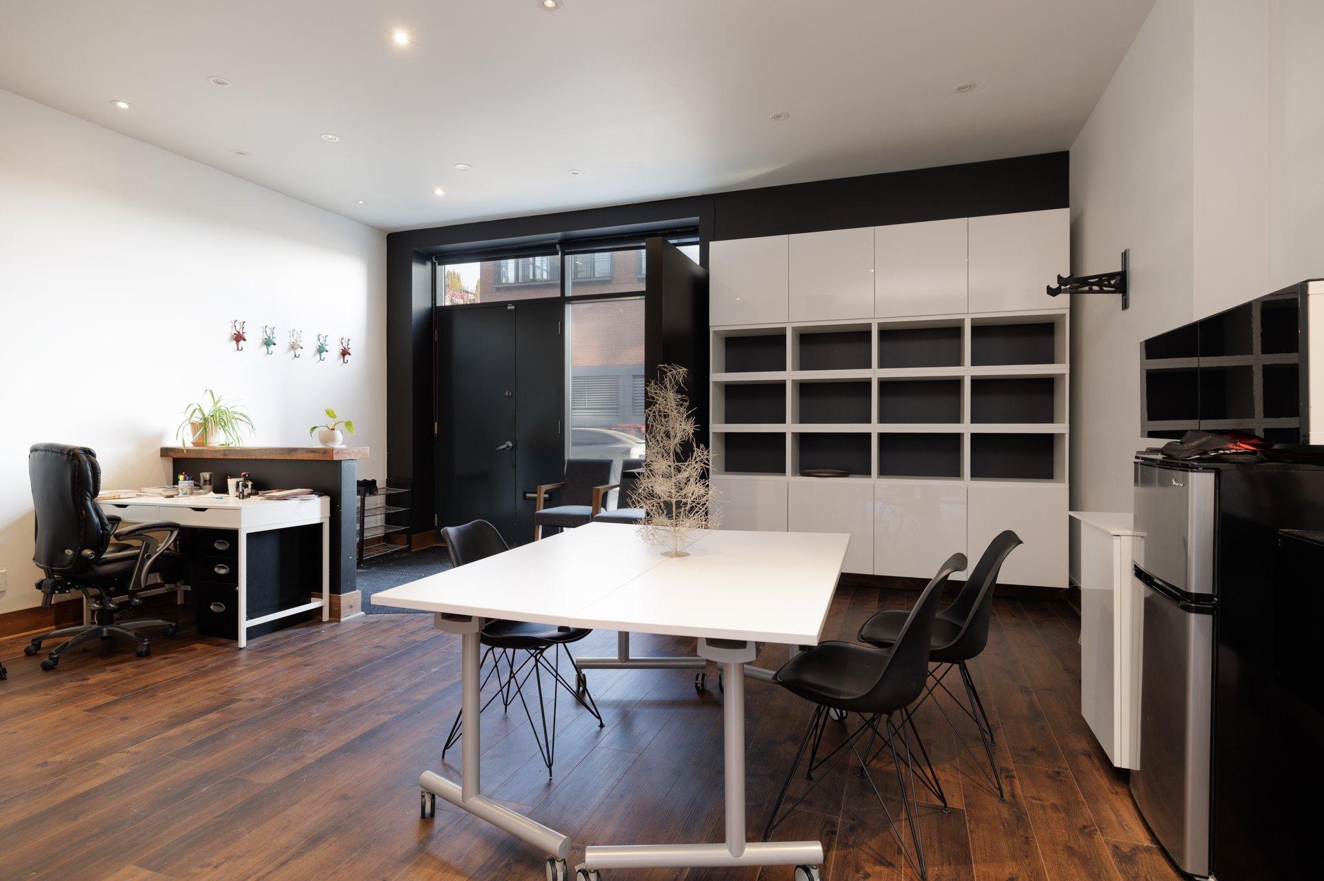 









1743

 - 1745


Rue St-Patrick

,
Montréal (Le Sud-Ouest),




QC
H3K3G9

