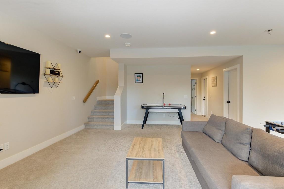 









10335


Long

Road,
Lake Country,




BC
V4V 0A9


