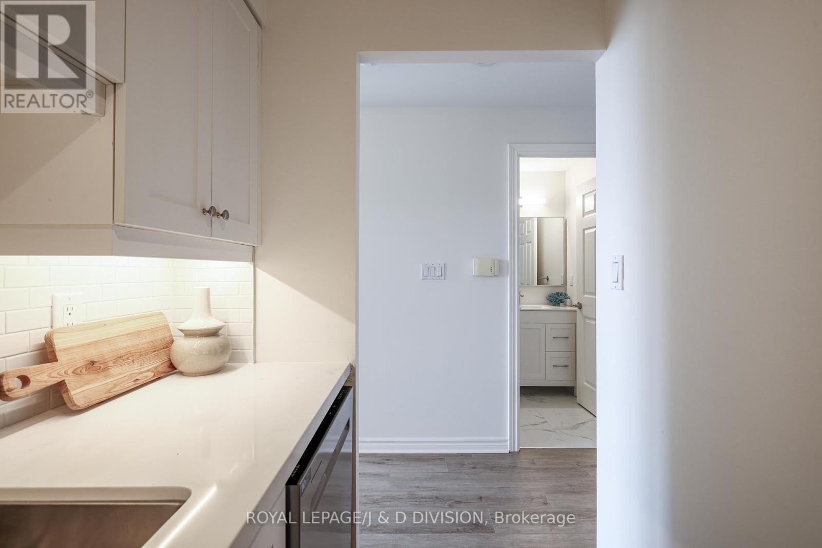 












302 - 1750 BAYVIEW AVENUE

,
Toronto,




Ontario
M4G4H6

