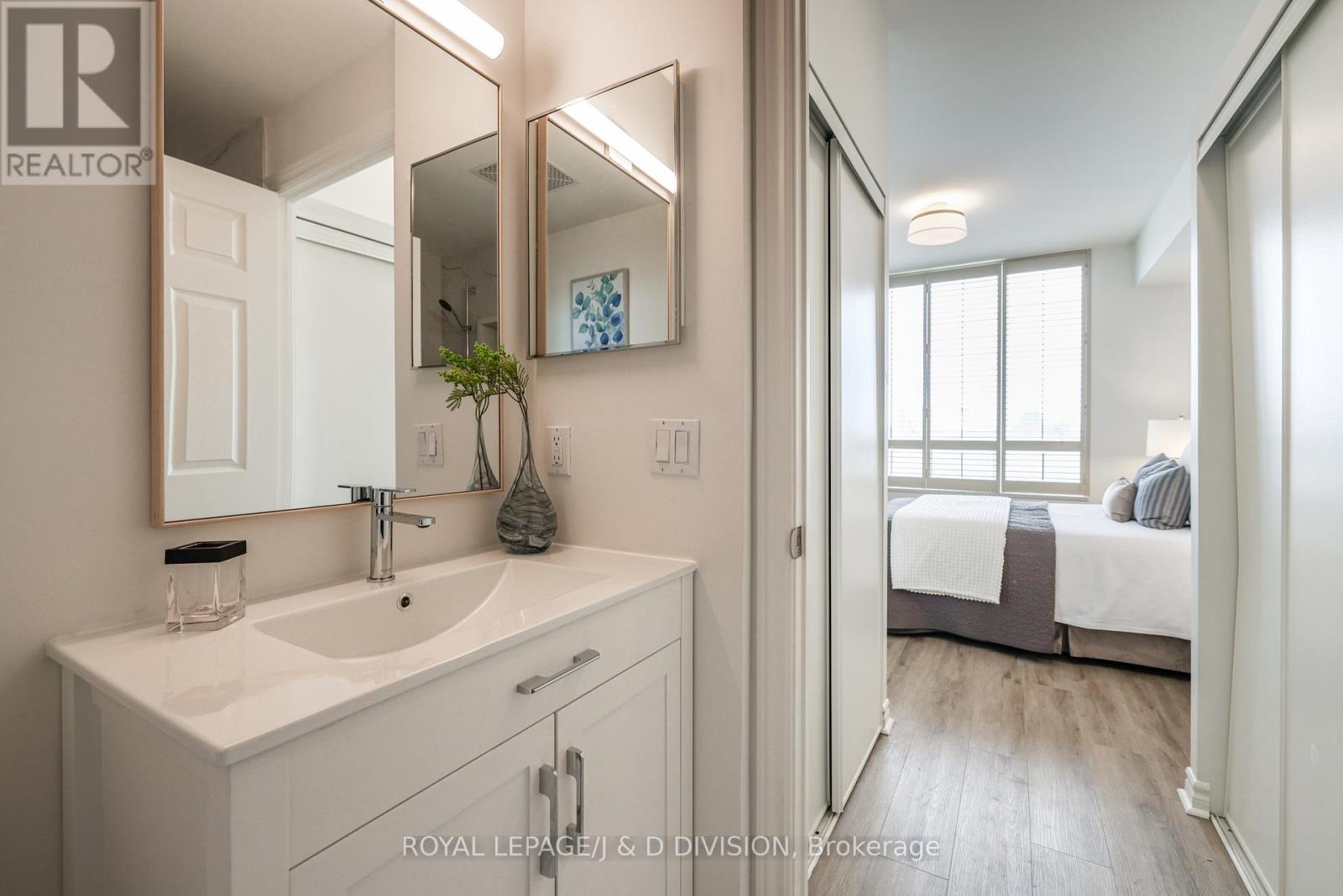 












302 - 1750 BAYVIEW AVENUE

,
Toronto,




Ontario
M4G4H6

