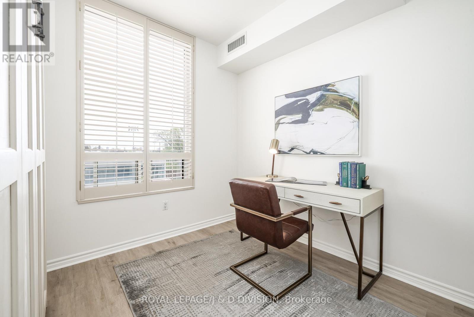 












302 - 1750 BAYVIEW AVENUE

,
Toronto,




Ontario
M4G4H6

